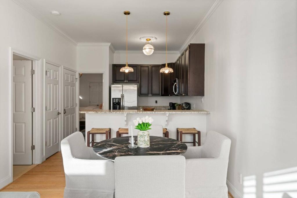Luxe Stay in Quaint Old Town Alexandria near D.C., Alexandria (precios ...