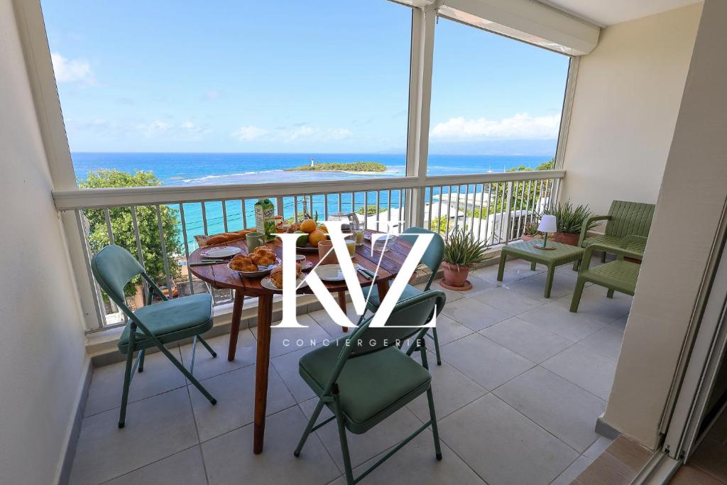 Un balcon sau o terasă la La Terrasse du Gosier by KVZ