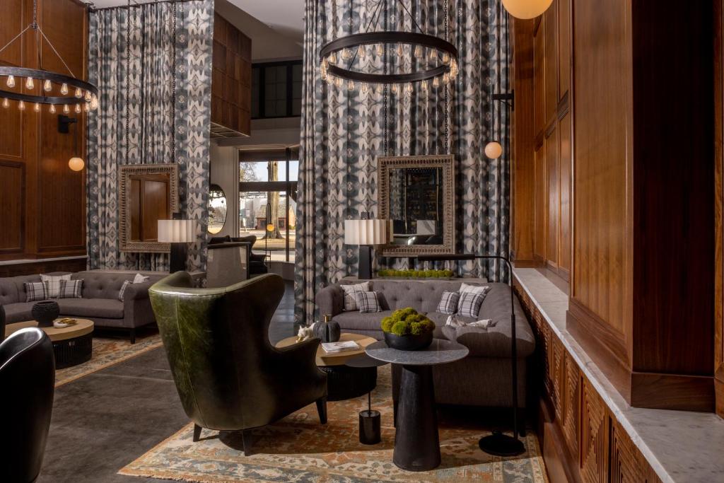 The Louis Hotel - Housity