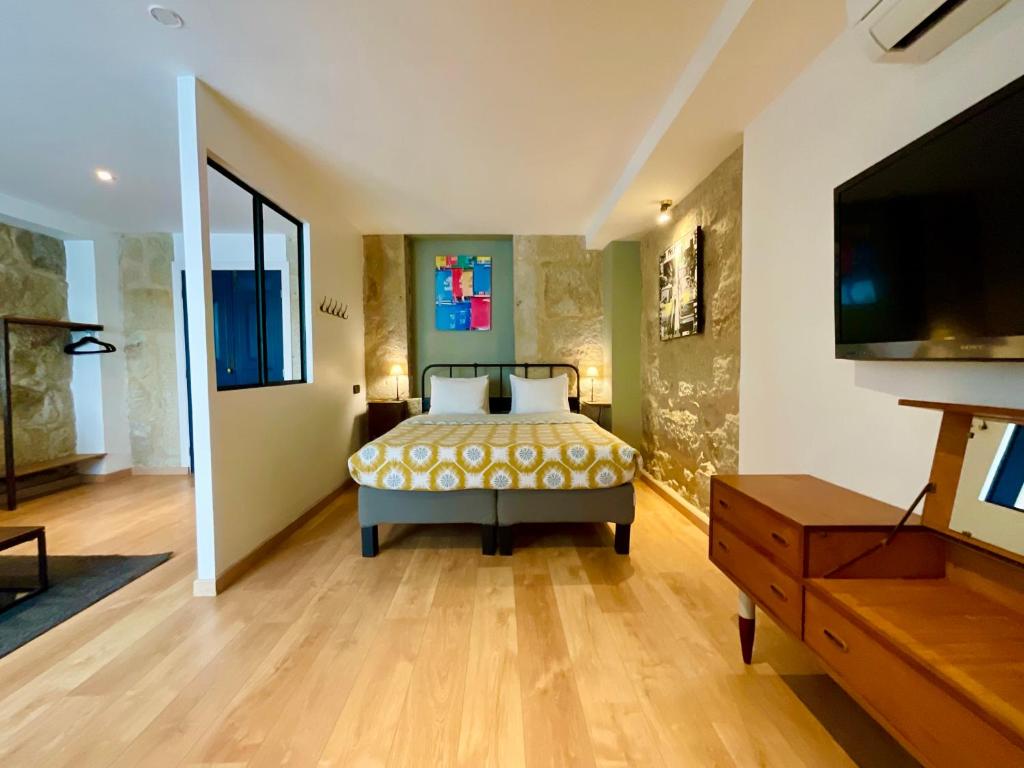 Boreal Porto Gaia - Patio & Pool - 3