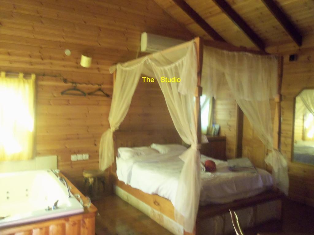 Postel nebo postele na pokoji v ubytování Zimmer Frey Manot