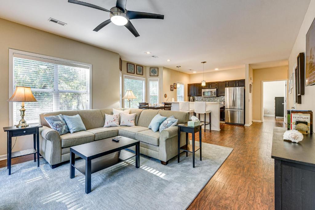 Kuchyň nebo kuchyňský kout v ubytování Fairway Views! Resort-Style Condo in Sunset Beach