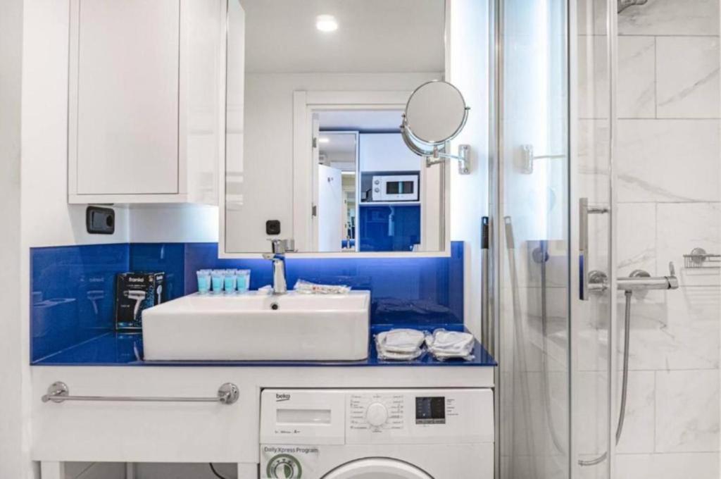 Ένα μπάνιο στο ORBI CITY - Premium Apartments