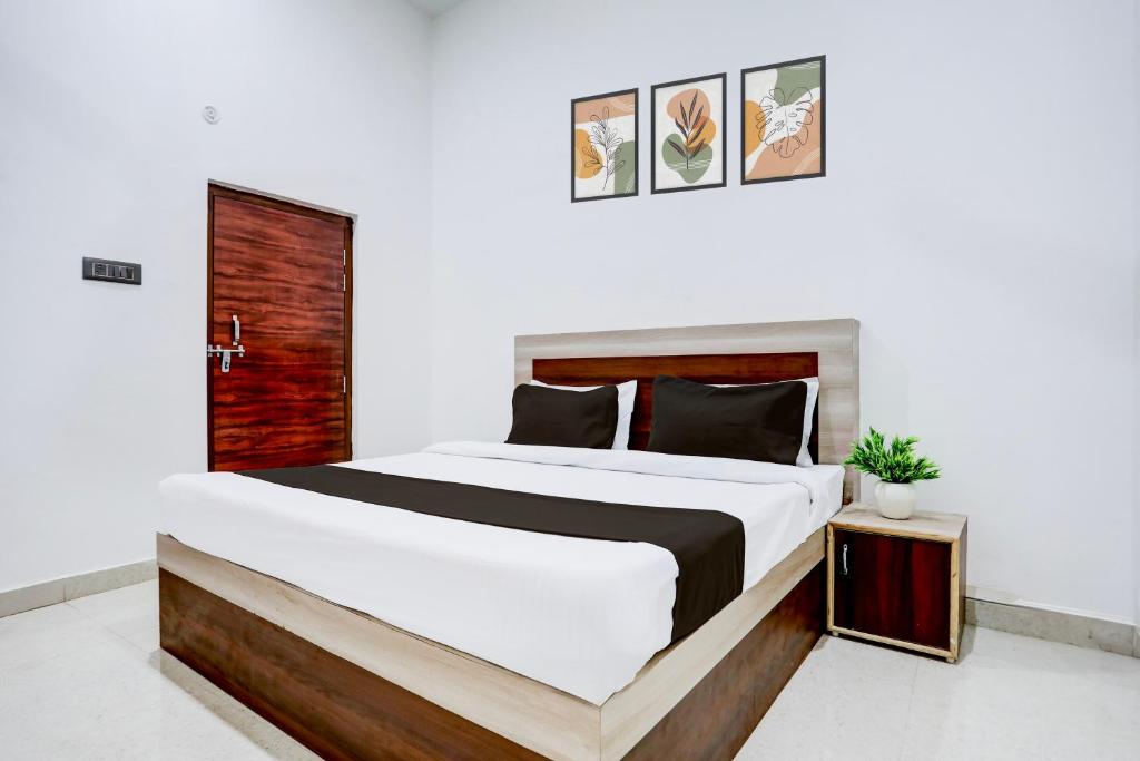 Ένα ή περισσότερα κρεβάτια σε δωμάτιο στο Hotel O The King Heaven