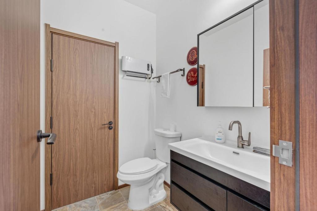 Koupelna v ubytování Lake Marie Lodge