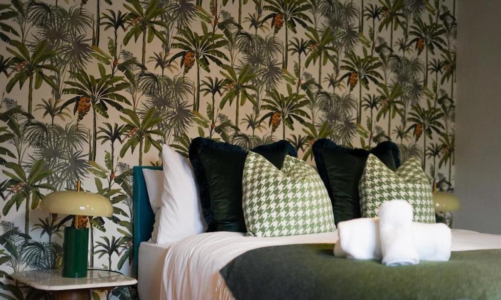 Ένα ή περισσότερα κρεβάτια σε δωμάτιο στο The Linden Lodge, near Cathedral, free parking