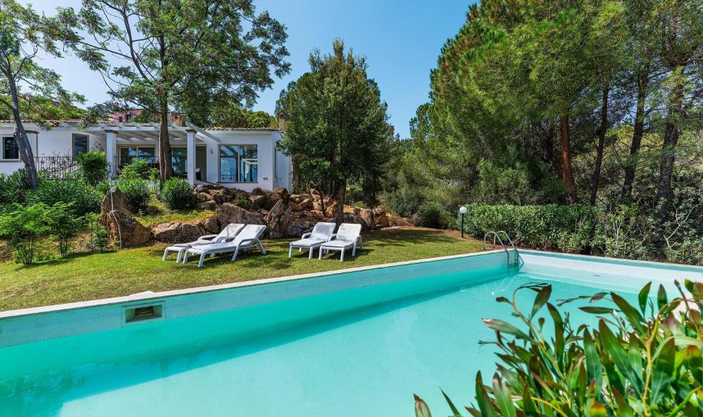 Hồ bơi trong/gần Villa Paradiso