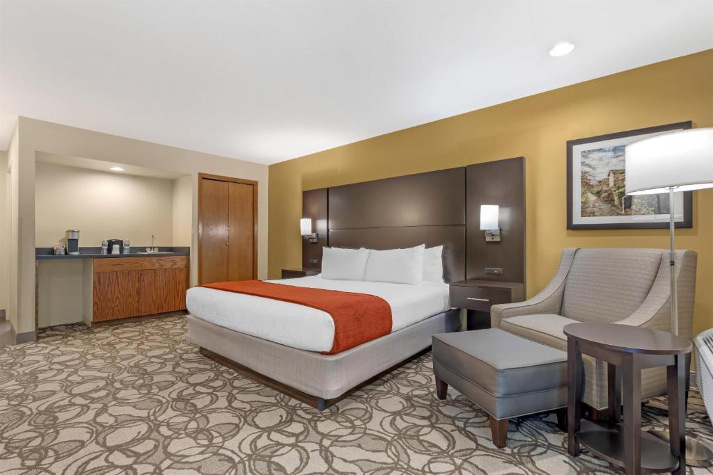 Best Western Plus Plaza by the Green - Housity