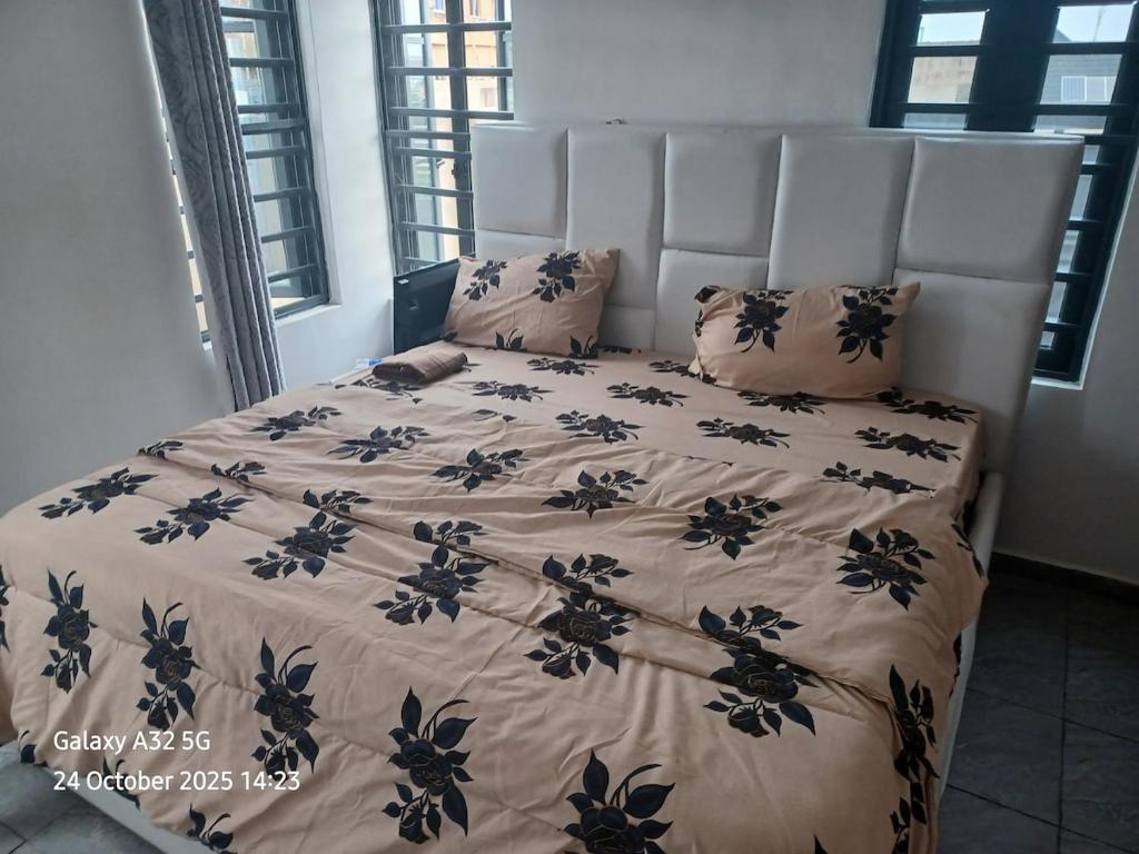 Postel nebo postele na pokoji v ubytování Bethel Lagos 3bed bungalow