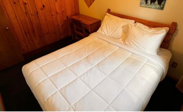 Lone Eagle Lodge - Double Room