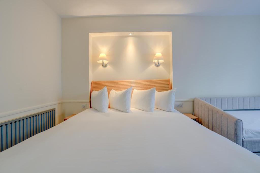Mercure London Staines-upon-Thames Hotel - 
