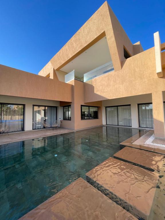 Bazén v ubytování Les Villas de Marrakech nebo v jeho okolí