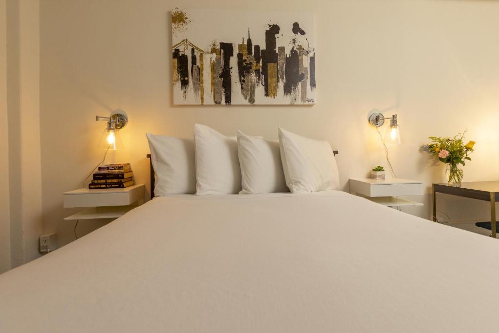 Edwardian Hotel - Standard Queen Room