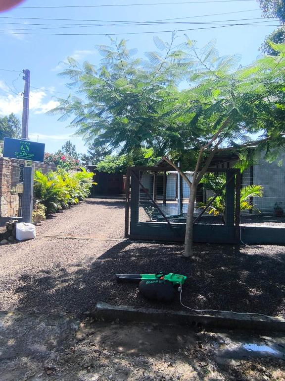 Aed väljaspool majutusasutust 2 casas com amplo espaço