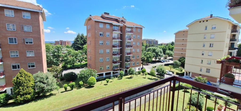 Το κτήριο όπου στεγάζεται  το διαμέρισμα