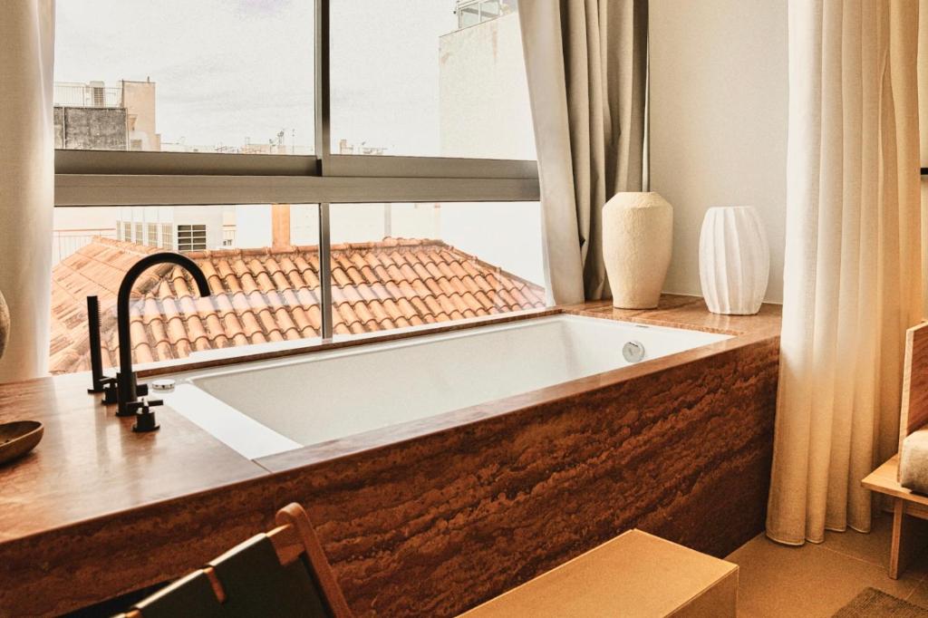 Φωτογραφία από το άλμπουμ του Ermou 18 Private Jacuzzi Apartment στην Αθήνα