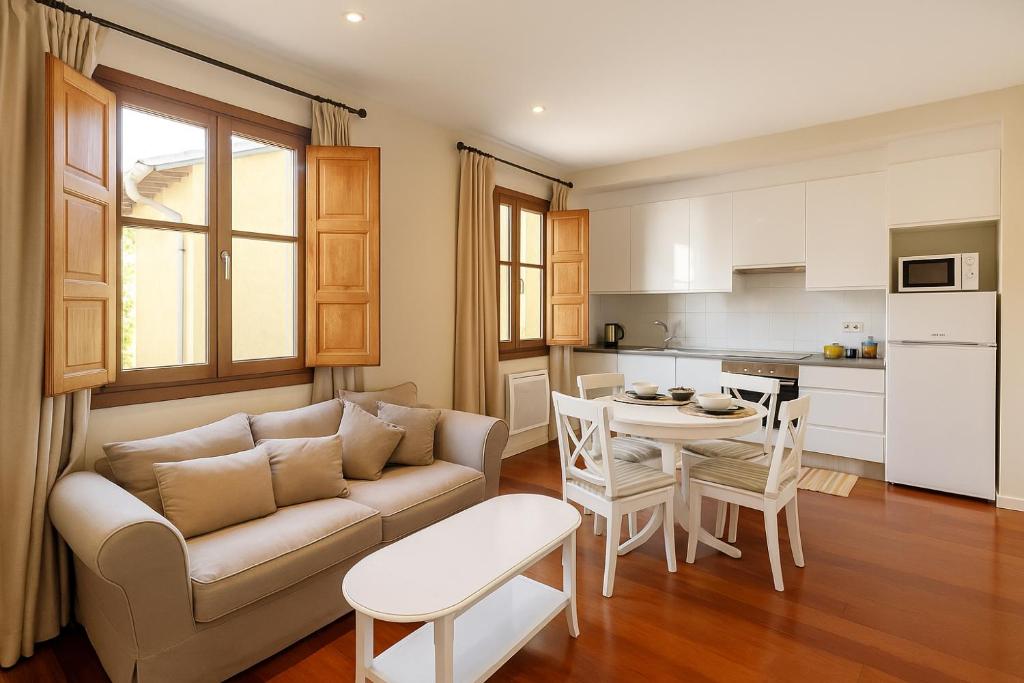 Kuchyň nebo kuchyňský kout v ubytování Smartmonki Sinagoga