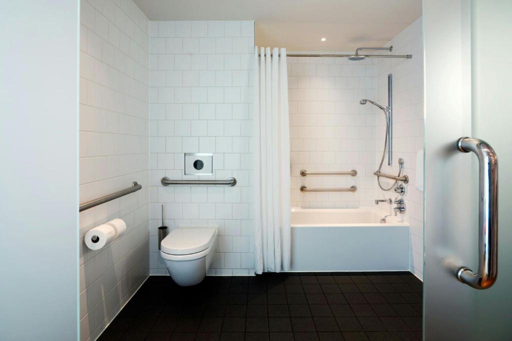 citizenM Los Angeles Downtown photo
