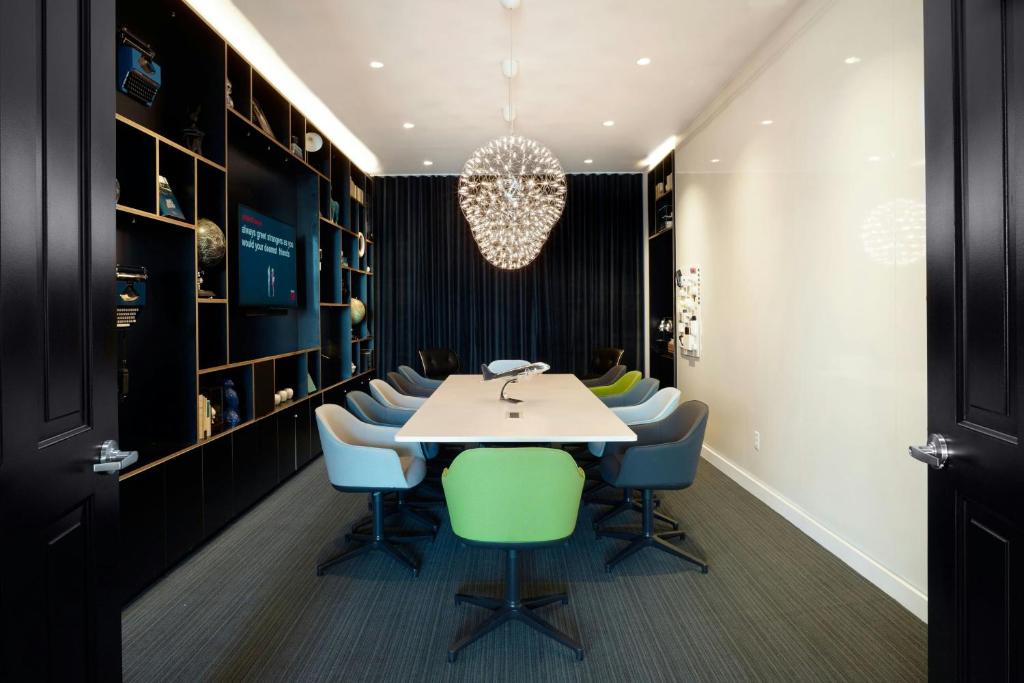 citizenM Boston North Station photo
