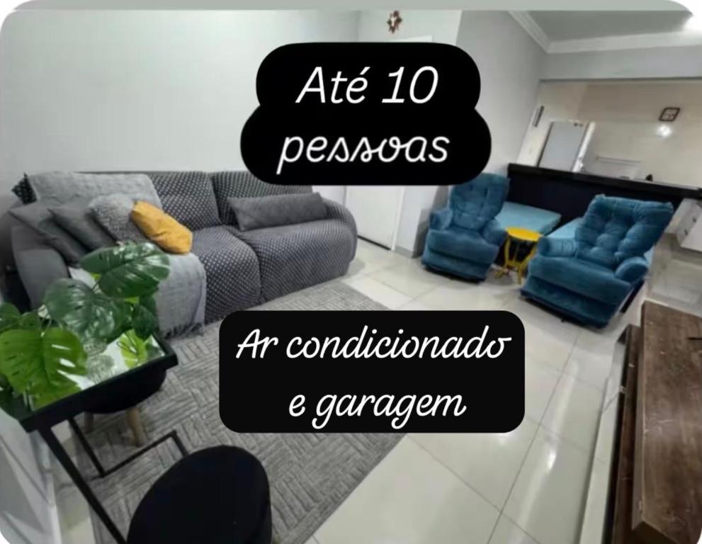 Posezení v ubytování Apartamento ar condicionado no centro até 10 pessoas