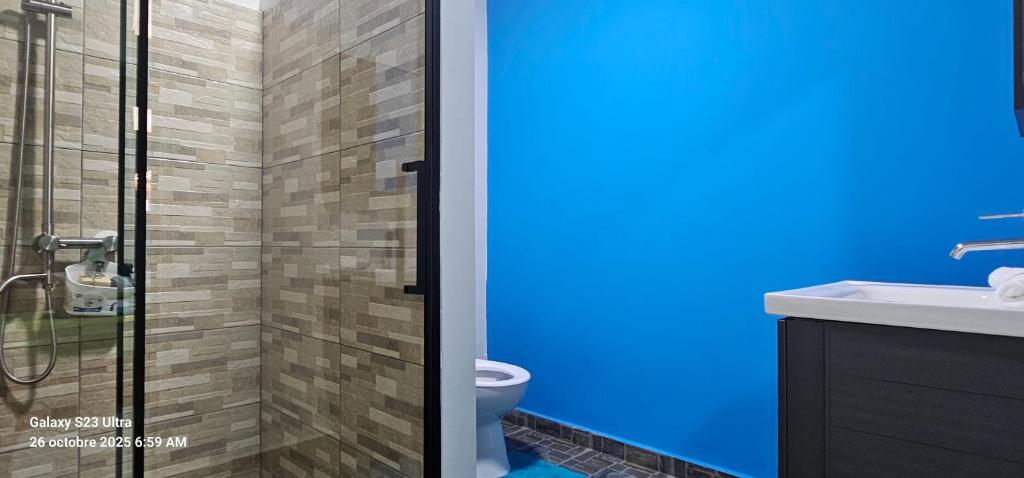 Ένα μπάνιο στο Hiniavai Lodge