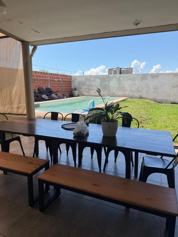 Bazén v ubytování La casa de Itaembe nebo v jeho okolí