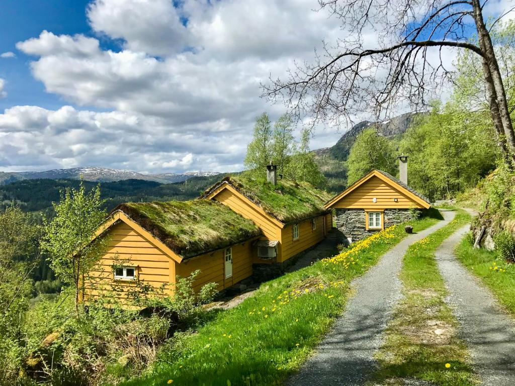 Afbeelding uit fotogalerij van Historic Farm In Bygstad By Dalsfjorden in Bygstad