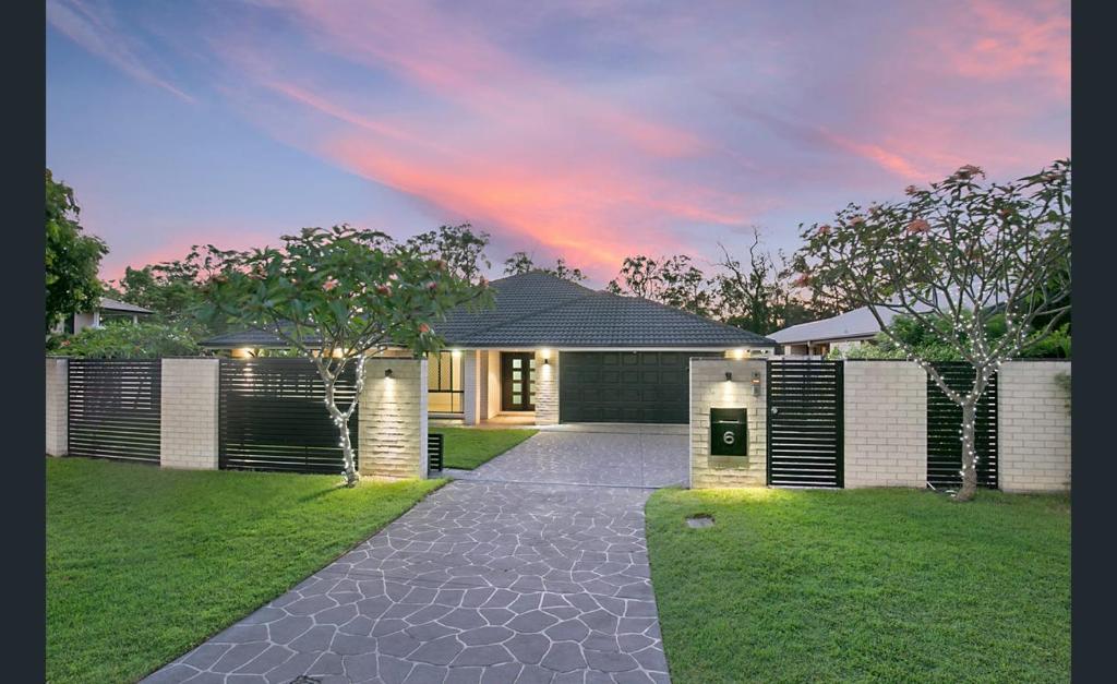 Spacious Family Retreat in Calamvale