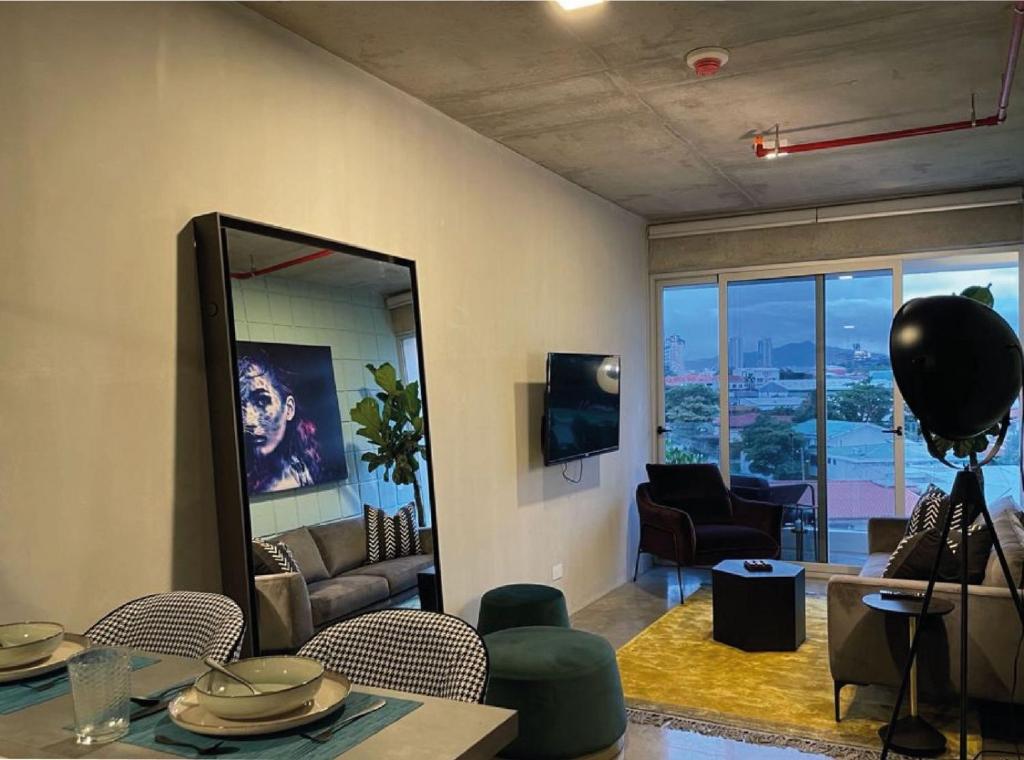 Μια τηλεόραση ή/και κέντρο ψυχαγωγίας στο Bosque Cósmico en la ciudad