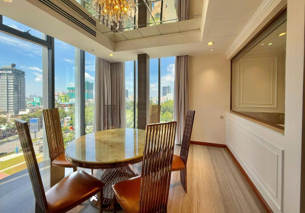 Signature Suite Two-Bedroom City View - Free Minibar & Afternoon Tea