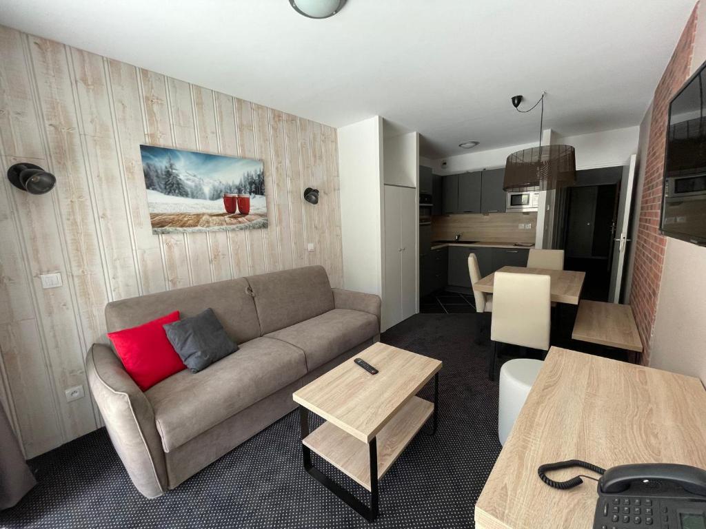 Χώρος καθιστικού στο Studio cosy à Gourette avec accès piscine, 4 pers - FR-1-860-53