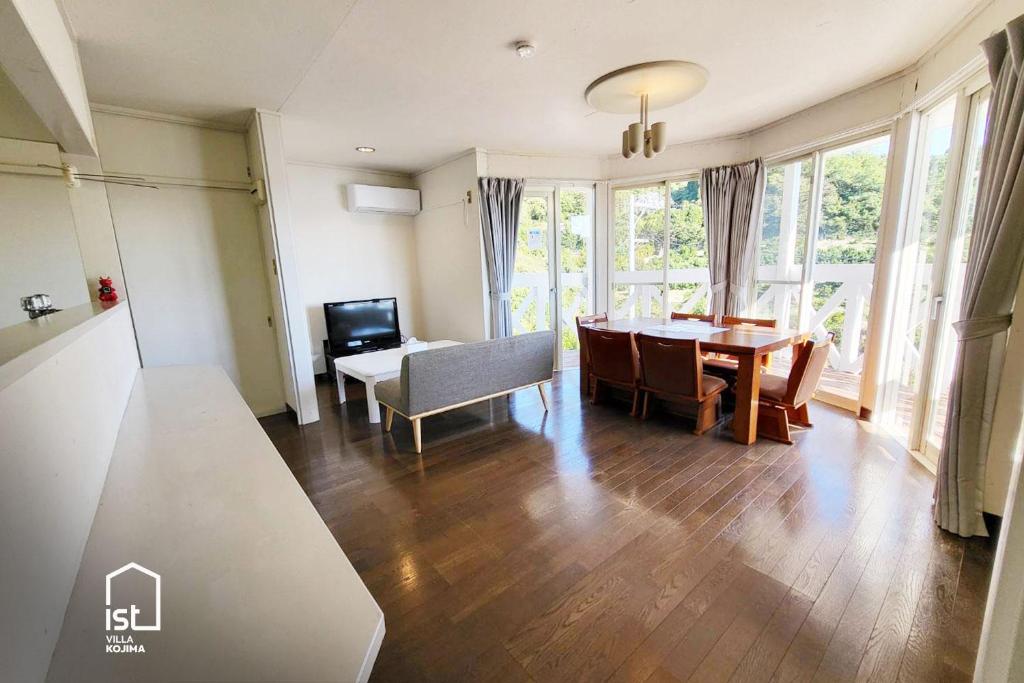 Μια τηλεόραση ή/και κέντρο ψυχαγωγίας στο ist villa 02 Hidden Orchard Sleeps 6