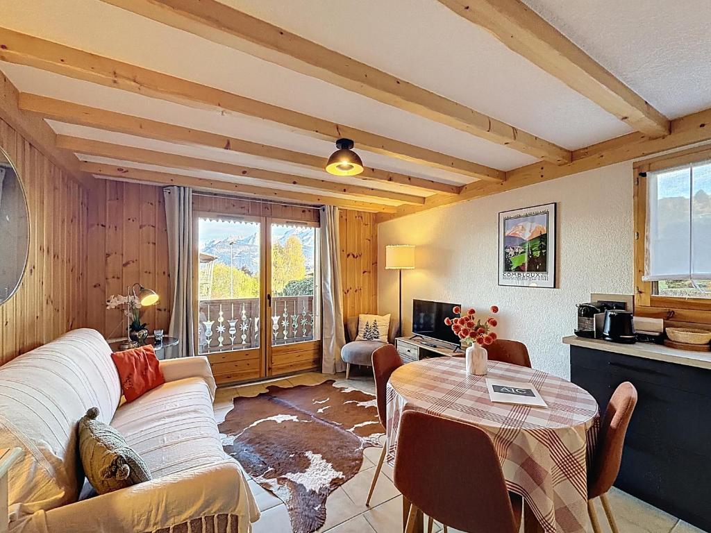 Appartement cosy avec balcon près du centre de Combloux - FR-1-560-170