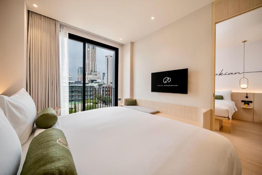 Hotel Bangkokian - Vista Familiar A La Ciudad Con Balcón