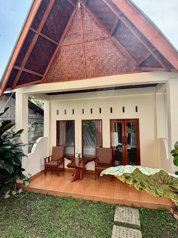 Sumatran Ethical Expeditions and Trekking - Zimmer Mit Kingsize-Bett Und Bergblick
