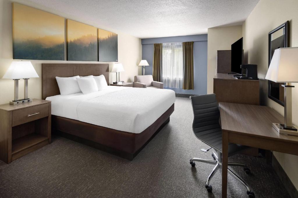 Days Inn by Wyndham Penn State photo