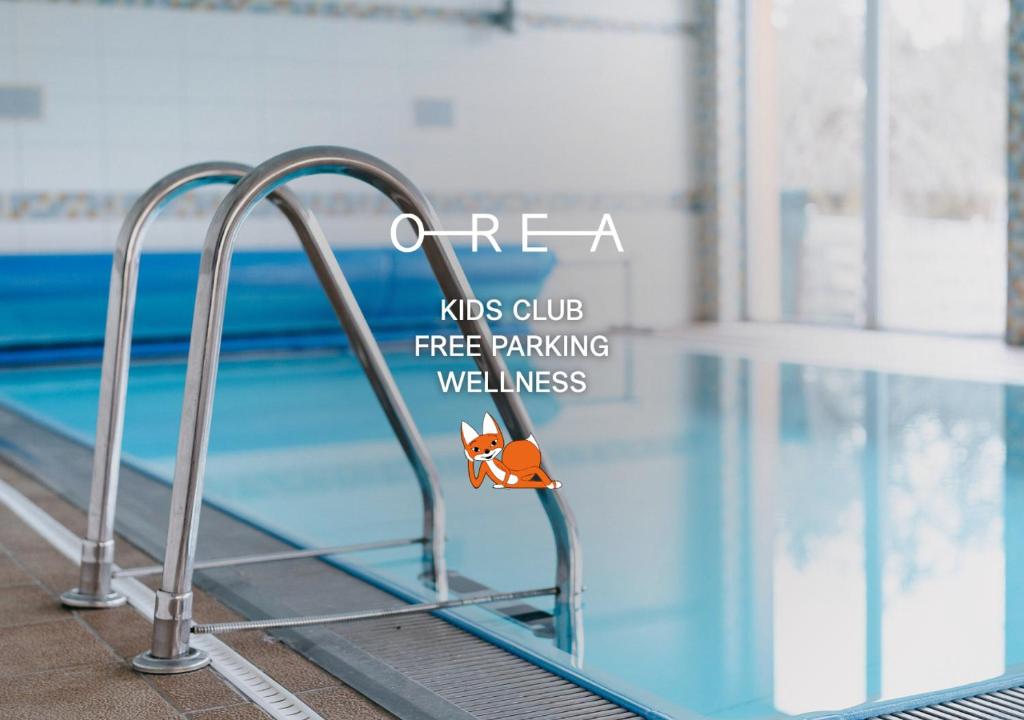 Πισίνα στο ή κοντά στο OREA Resort Panorama Moravský kras