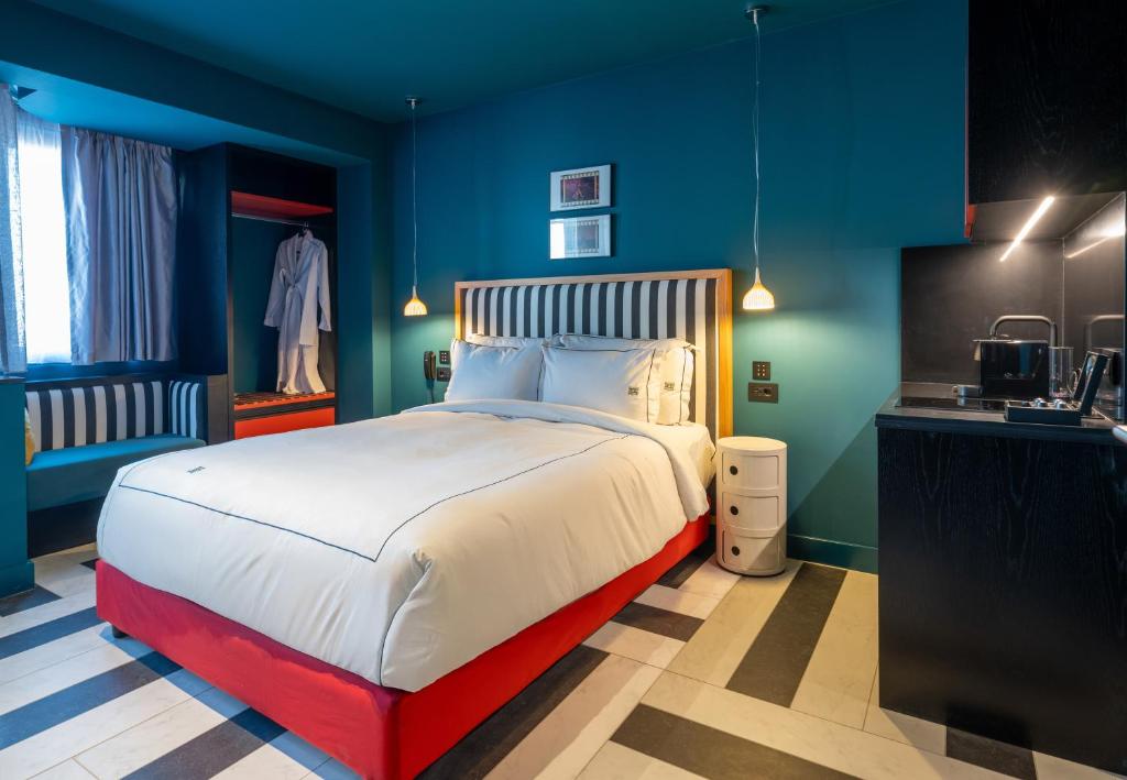 
UpBeat Premium Escape
