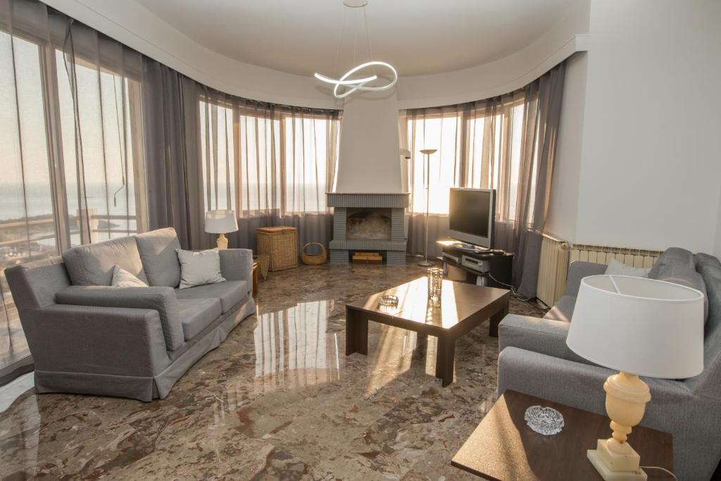 Χώρος καθιστικού στο Saronicos Gulf View in Anavissos