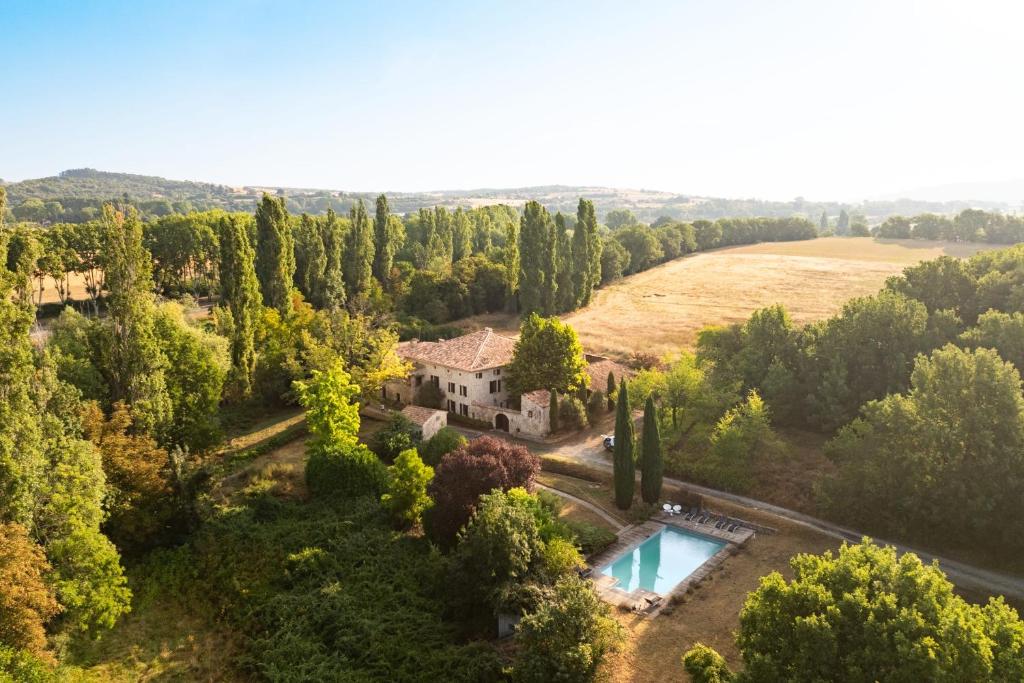 an aerial view of an estate with a pool at Mas de Thésée Piscine & 12 ha privés in Reillanne