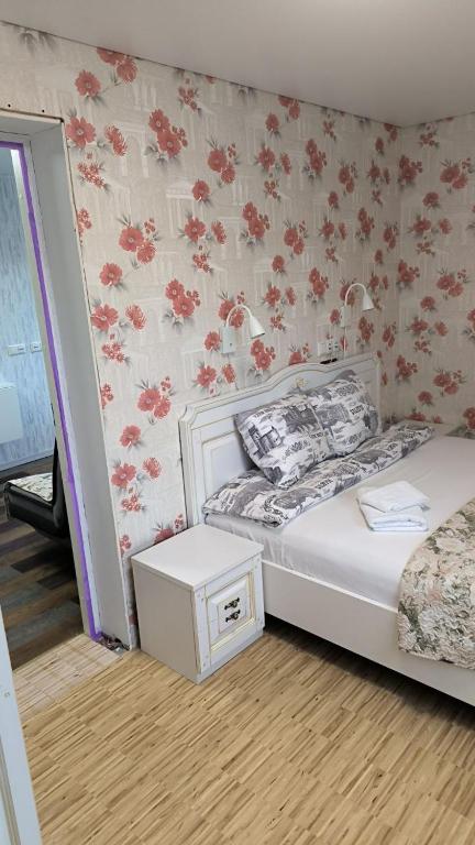 Ένα ή περισσότερα κρεβάτια σε δωμάτιο στο Border studio Grafovi