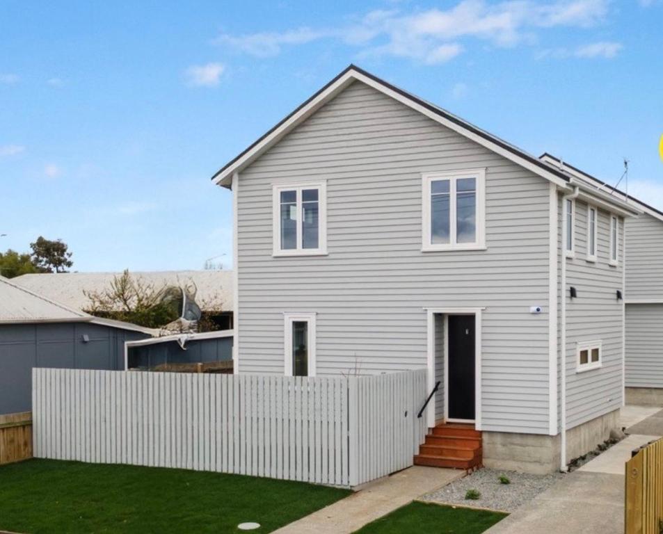 Το κτήριο όπου στεγάζεται  η παραθεριστική κατοικία