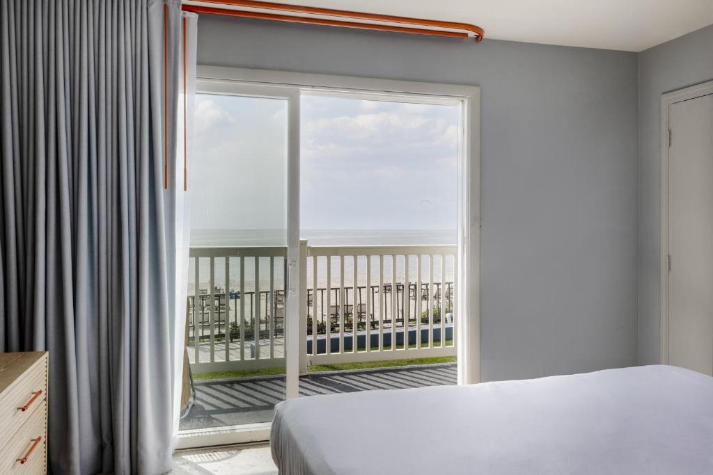 Blue Water Resort photo