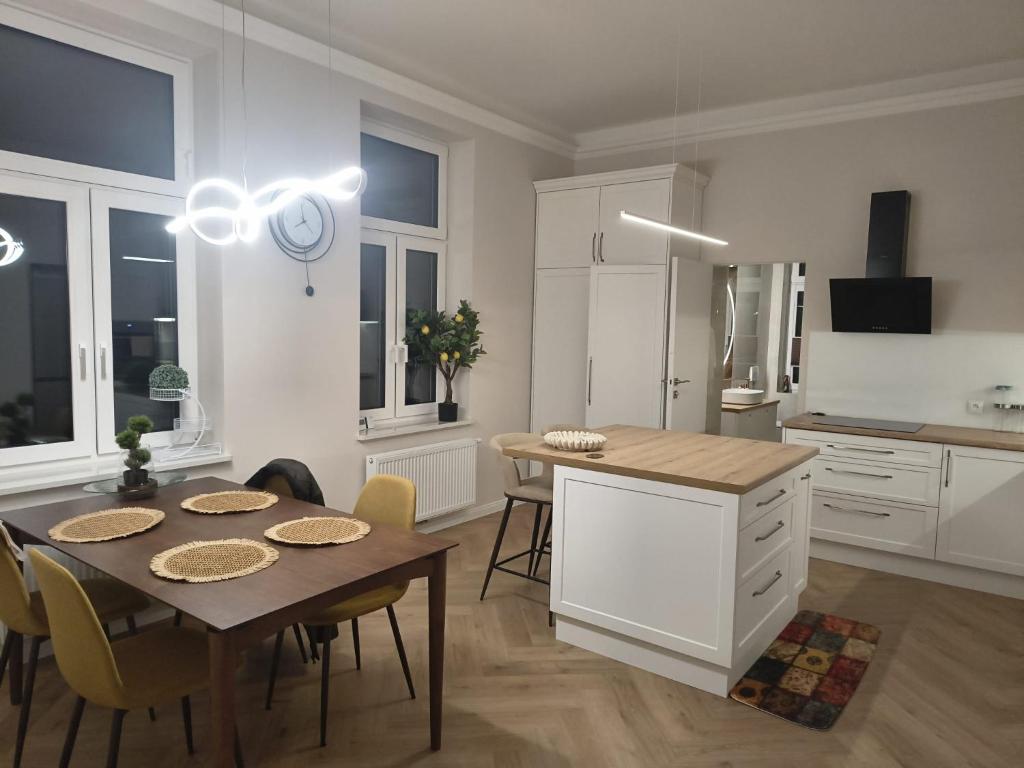 Η κουζίνα ή μικρή κουζίνα στο Apartament Cherry