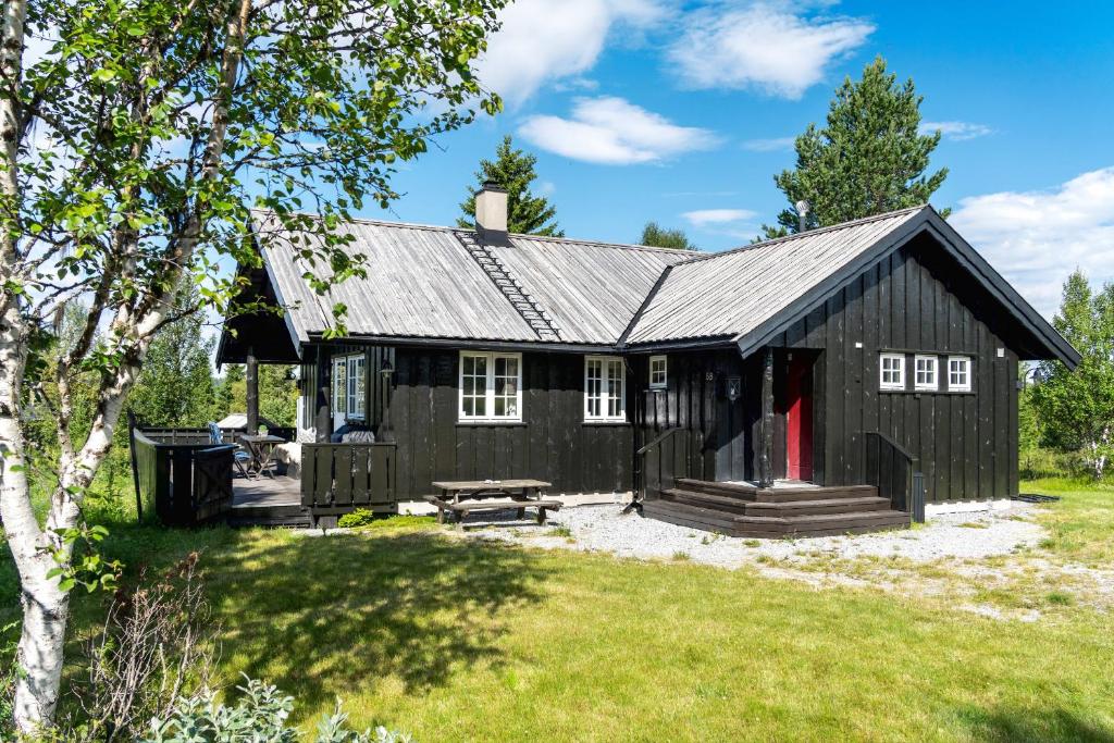 Το κτήριο όπου στεγάζεται  η παραθεριστική κατοικία