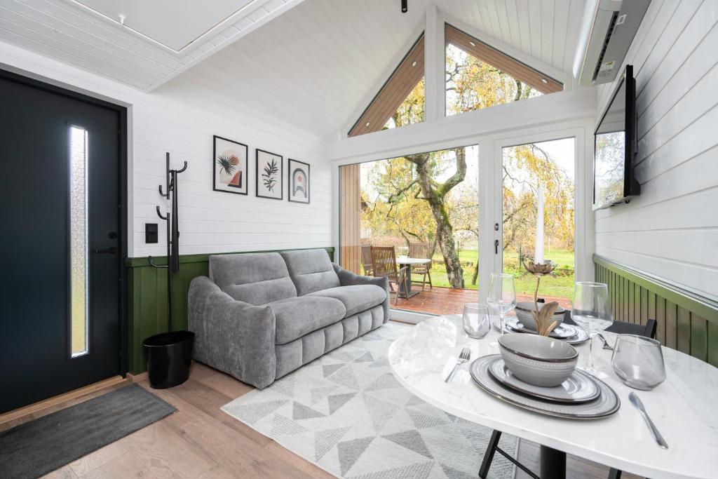 Posezení v ubytování Private small house with sauna and terrace