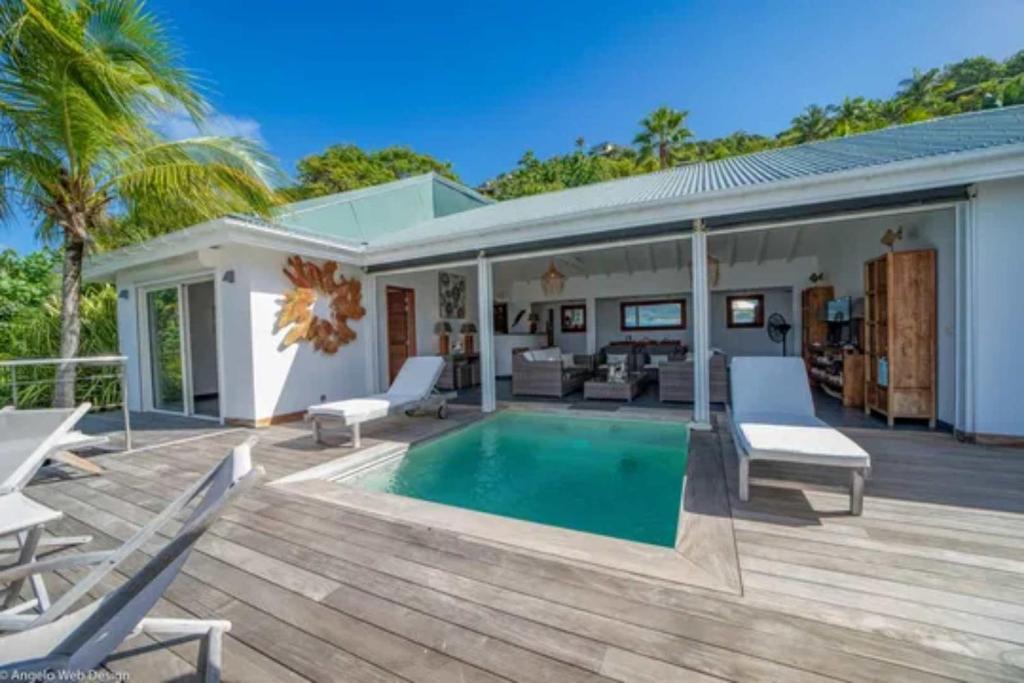Sunset-Kissed Getaway With Private Pool