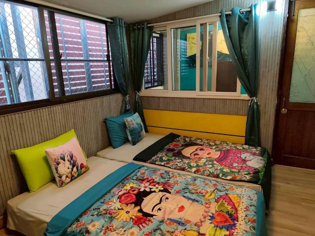 Afbeelding uit fotogalerij van โรงแรม เลิฟ บีเคเค in Amphoe Phra Khanong