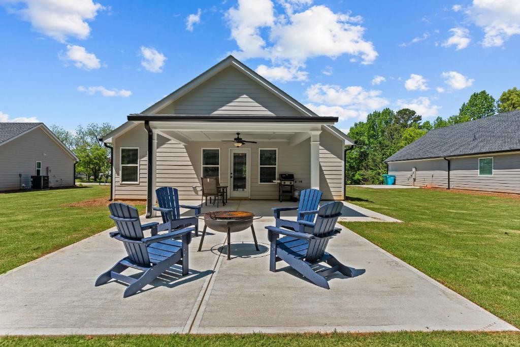 Το κτήριο όπου στεγάζεται  η παραθεριστική κατοικία