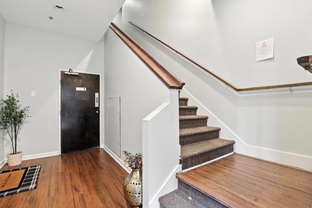 Φωτογραφία από το άλμπουμ του NEW LISTING The Townie Retreat - Walk to Stadium στην Αθήνα